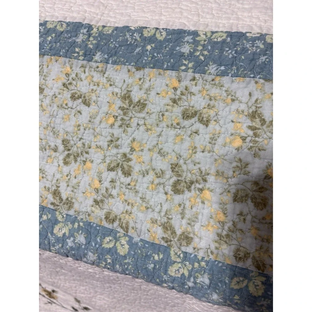 Vintage Large Quilt Green, Blue Spring & Floral‎ Scalloped Edges 112